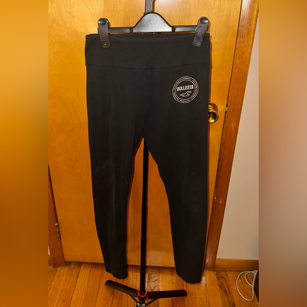 Hollister Black Logo High-Waist Leggings